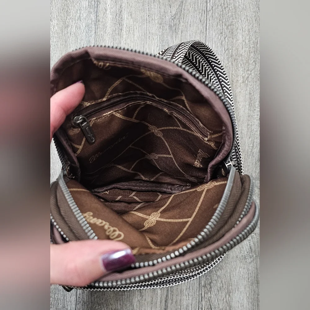 Wrangler Vegan Leather Crossbody Sling Bag With Patterned Strap